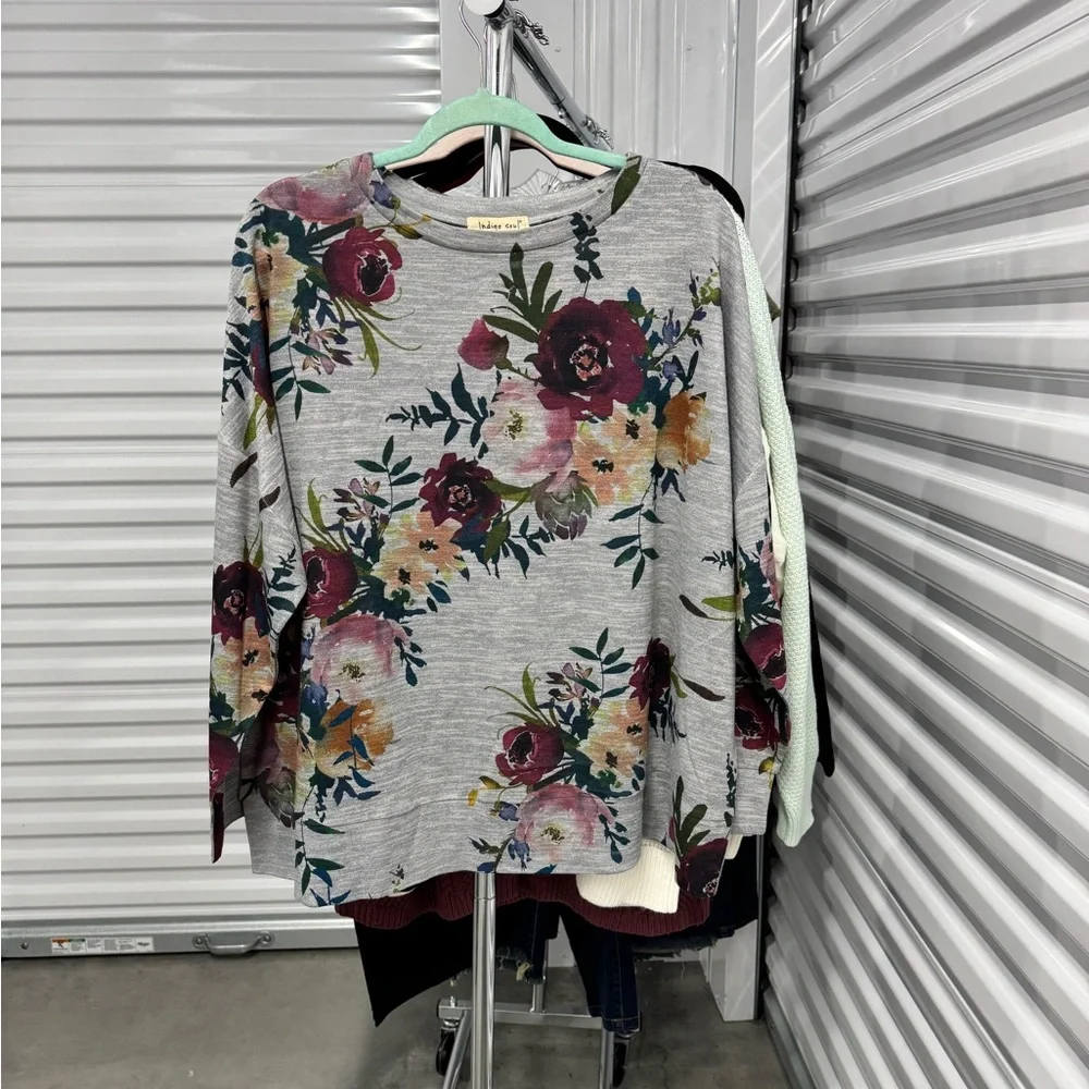 Indigo Soul | Boxy 3/4 Sleeve Sweatshirt in Floral Print | size 2XL - Picture 1 of 3